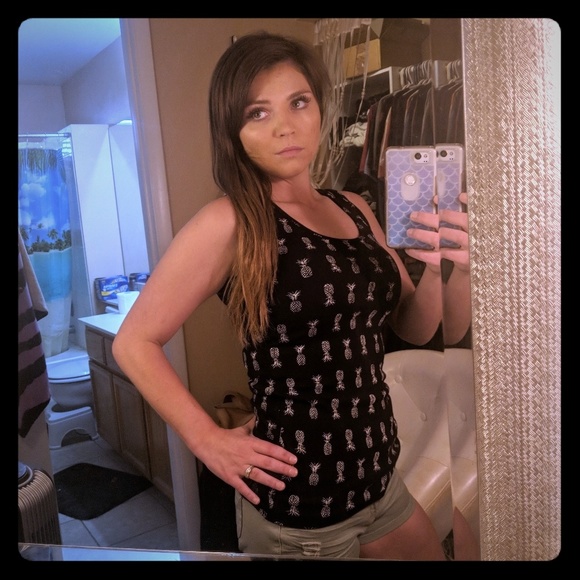 Tops - Black pineapple tank top